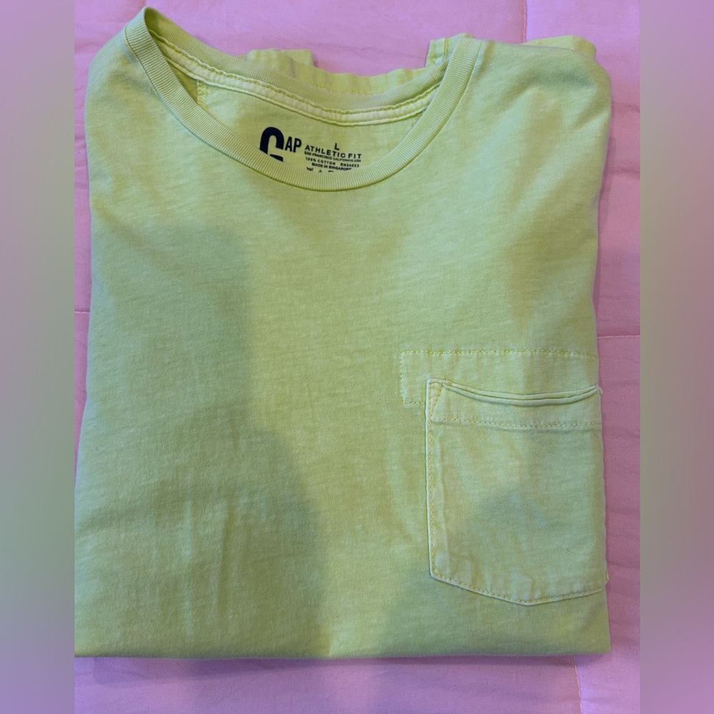 GAP Men's Green T-Shirt